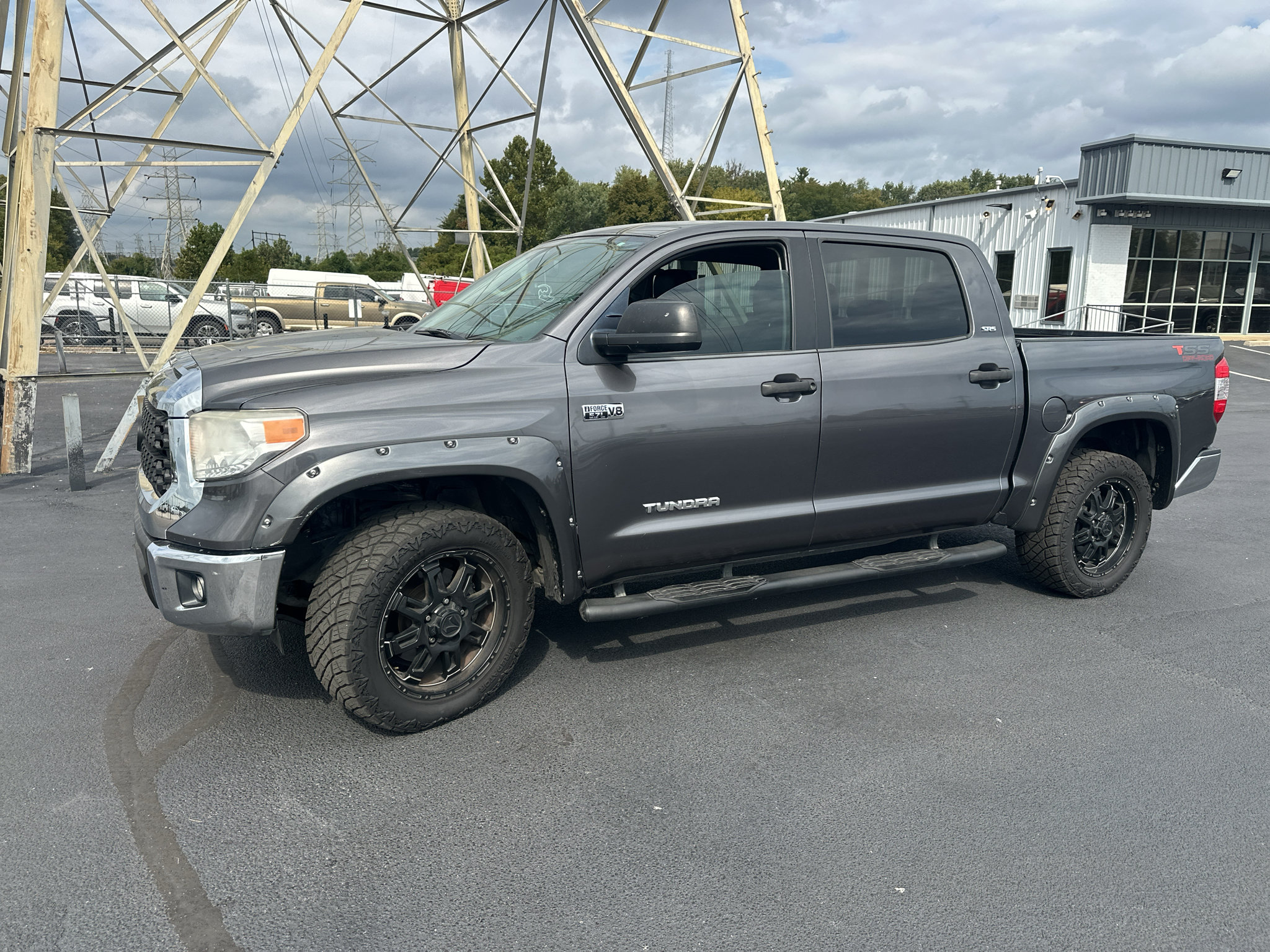 Used 2016 Toyota Tundra SR5 w/ SR5 Upgrade Package