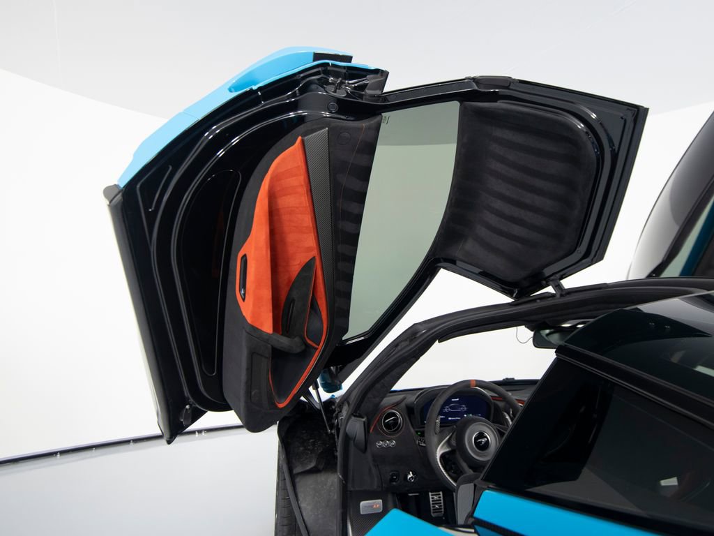 Used 2021 McLaren 765LT photo 10