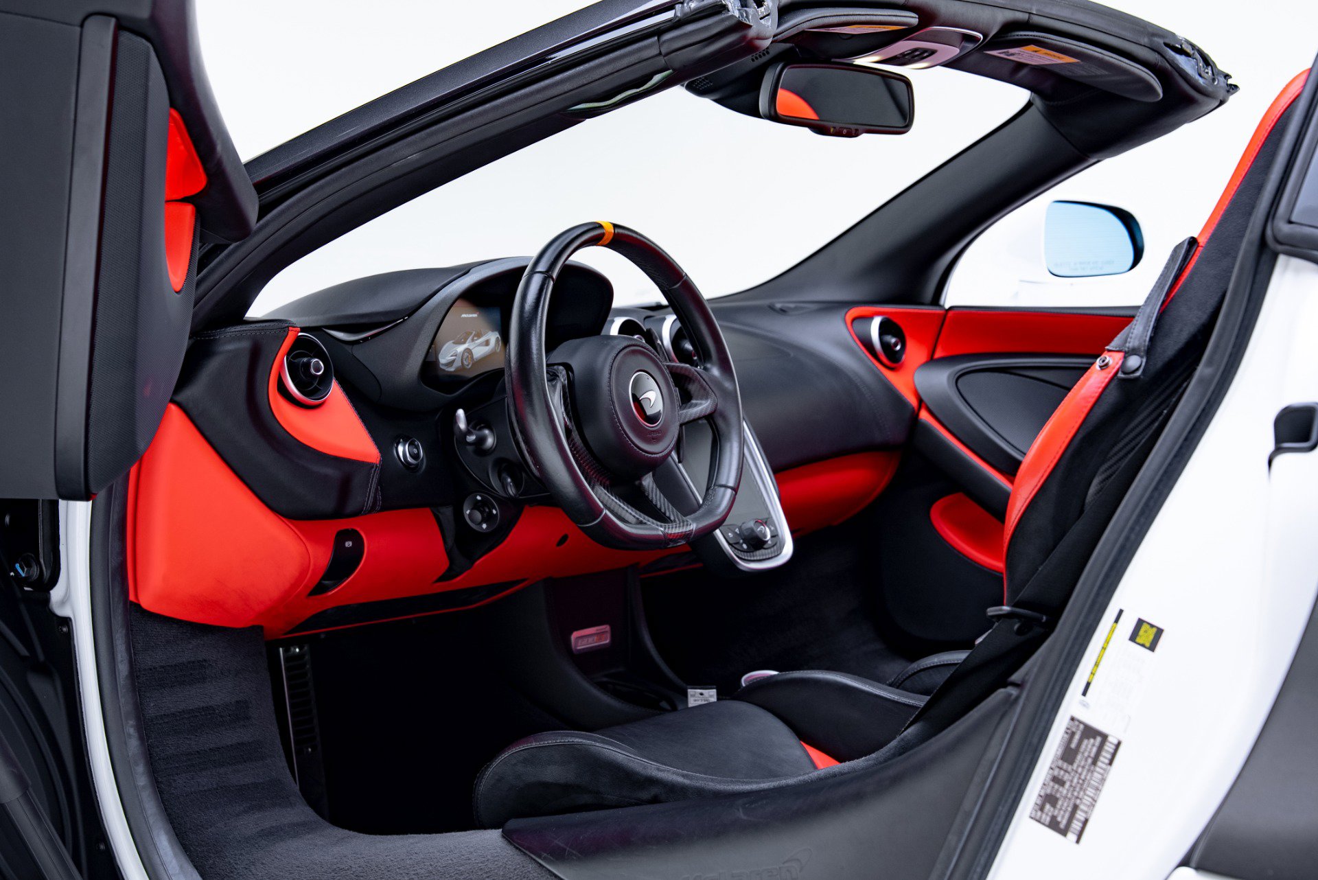 Used 2020 McLaren 600LT Spider photo 16