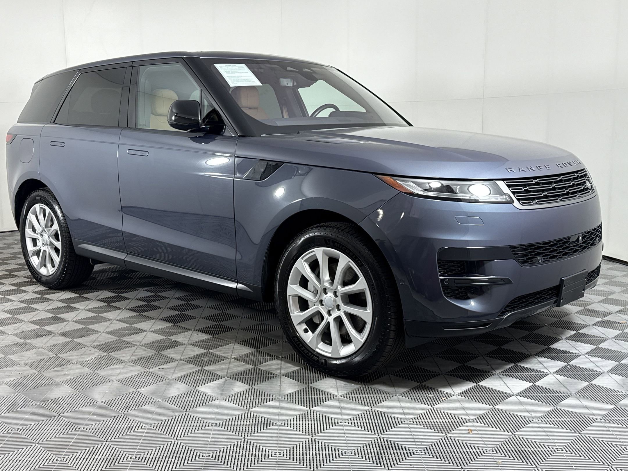 2023 Land Rover Range Rover Sport SE