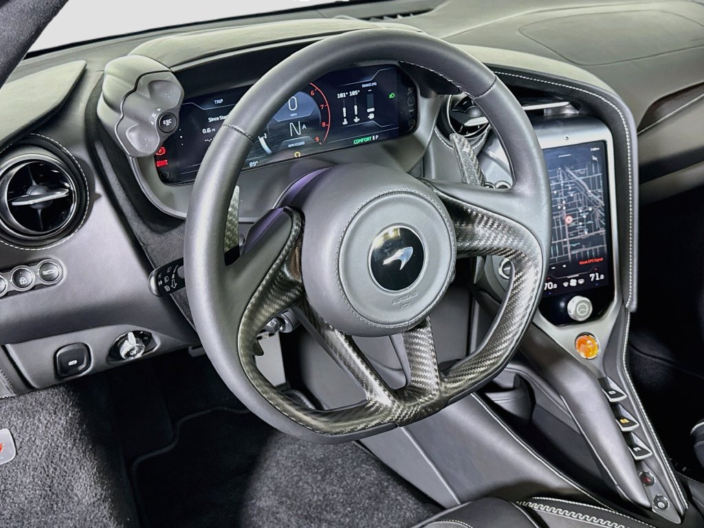 Used 2027 McLaren 750S Spider photo 10