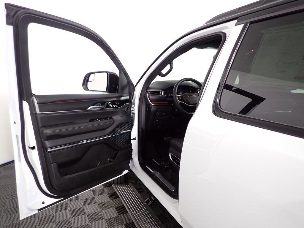 2026 Jeep Grand Wagoneer Summit