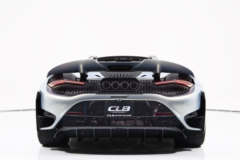 Used 2022 McLaren 765LT photo 12