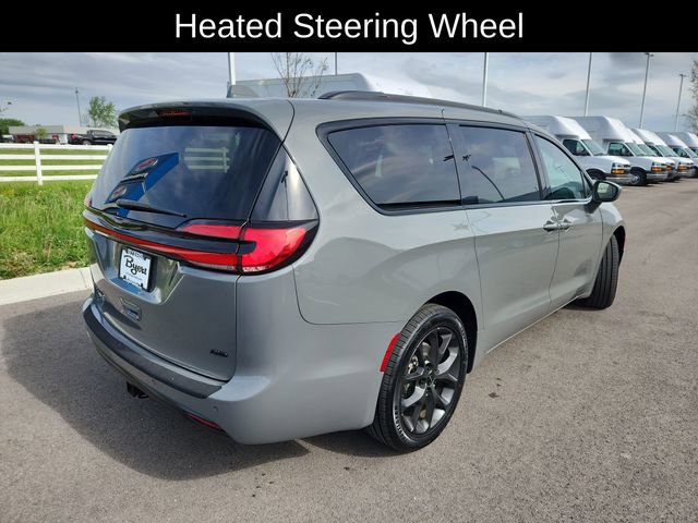 2021 Chrysler Pacifica Touring-L