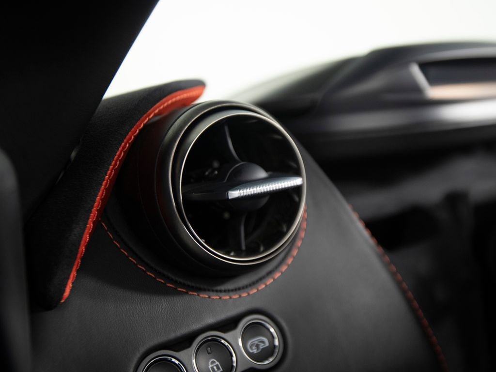 Used 2020 McLaren 720S Performance photo 16