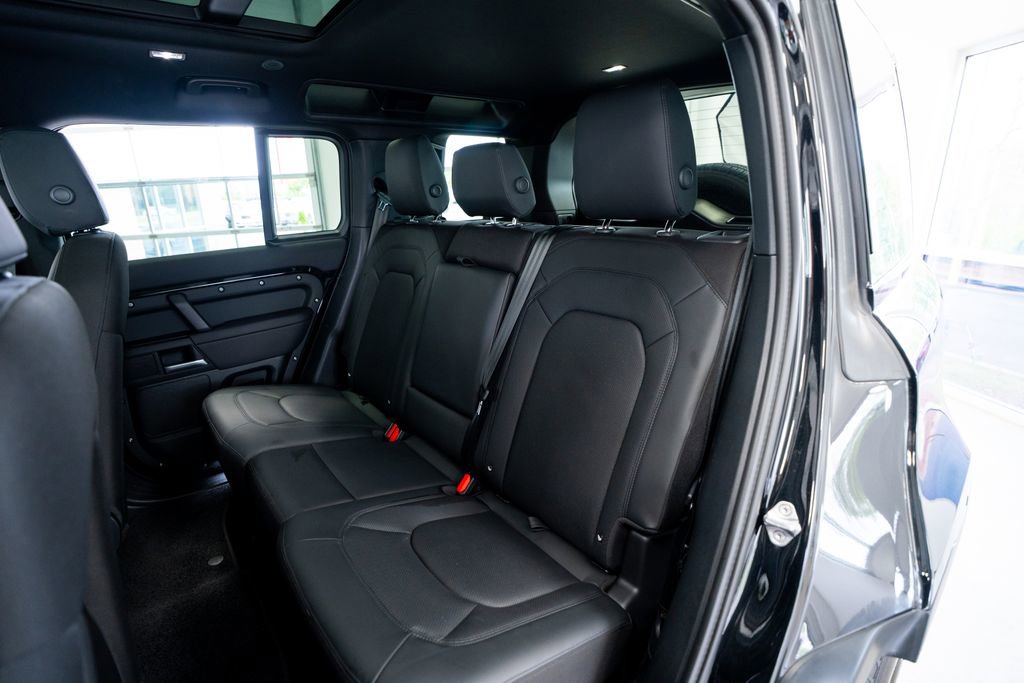 2025 Land Rover Defender 110 S