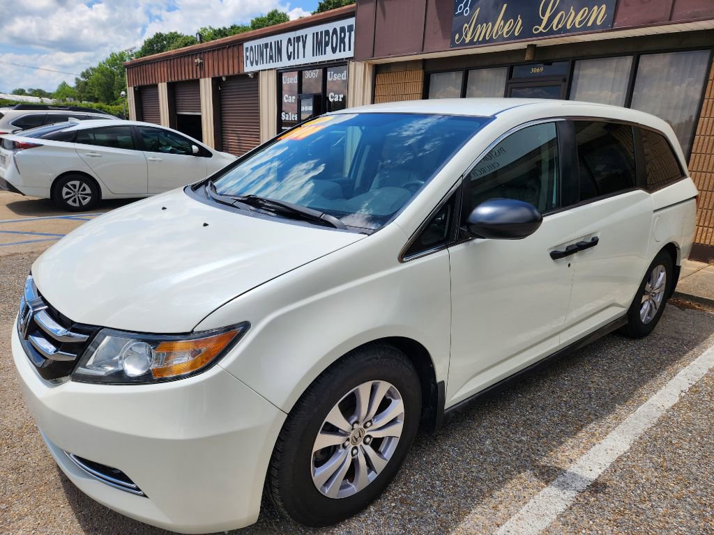 2015 Honda Odyssey LX's photo
