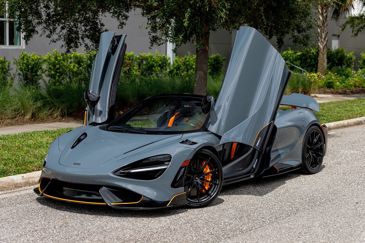 Used 2022 McLaren 765LT photo 46