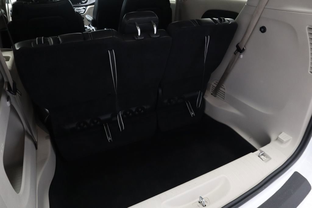 2022 Chrysler Pacifica Touring-L