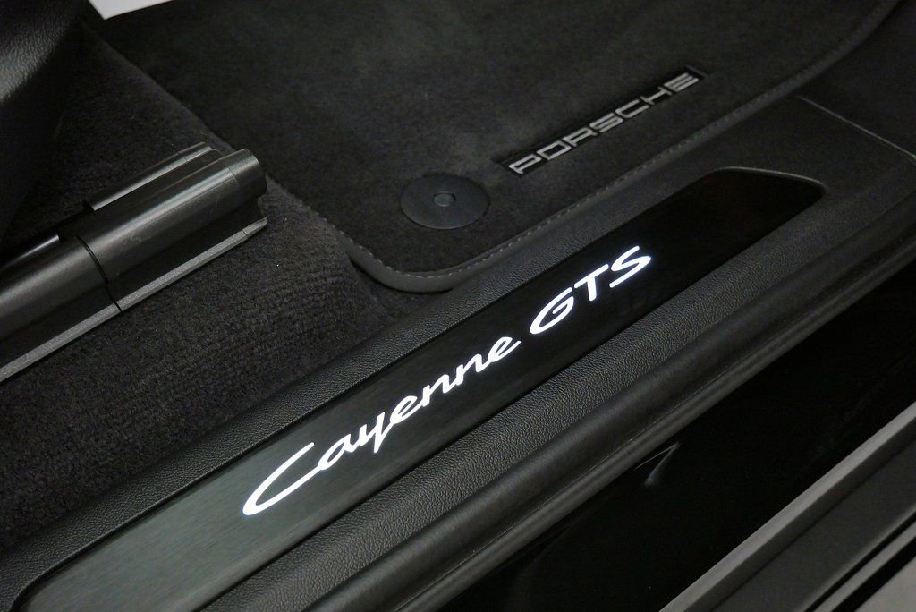 2025 Porsche Cayenne GTS