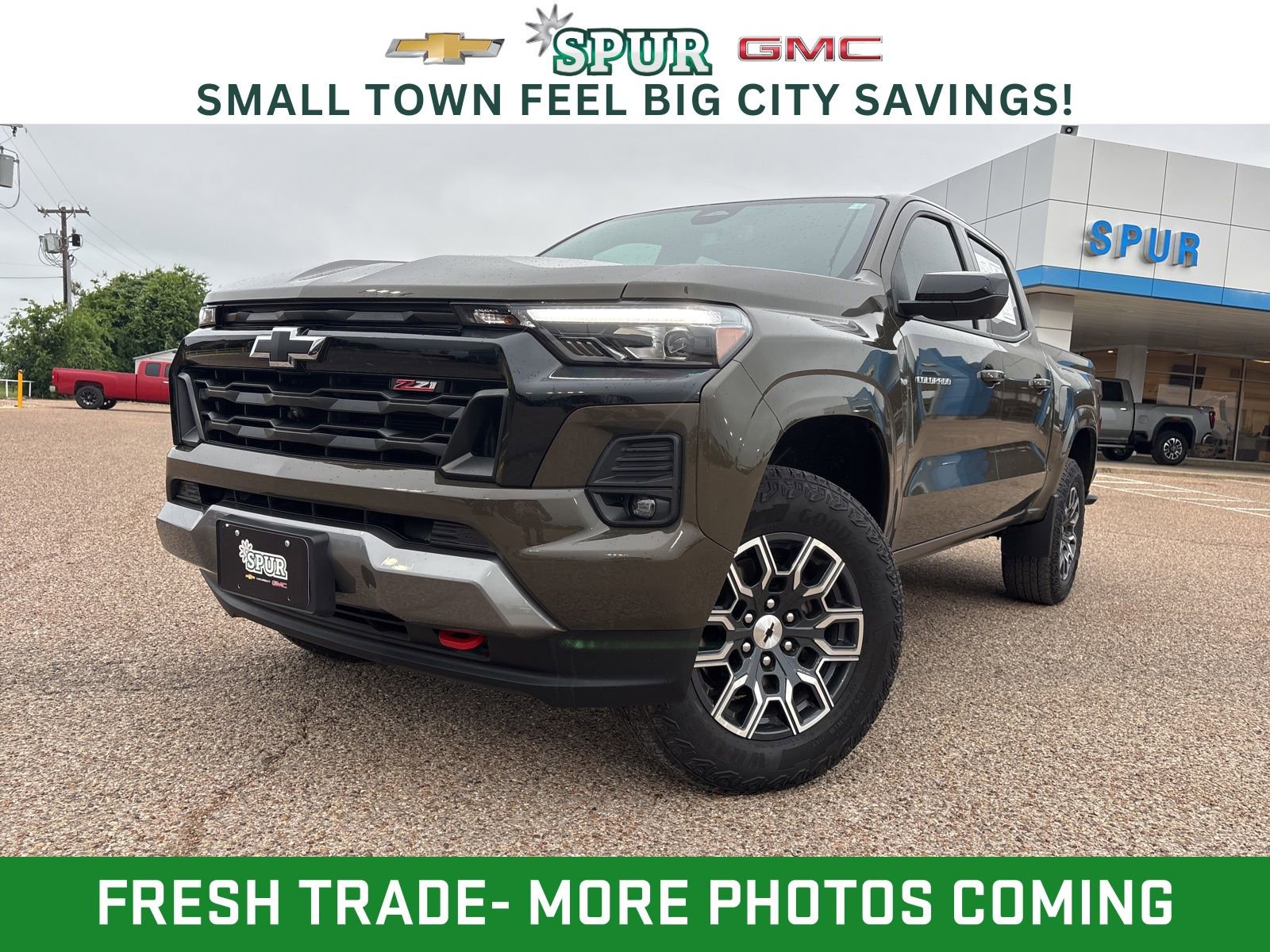 Used 2024 Chevrolet Colorado Z71 w/ Z71 Convenience Package 2