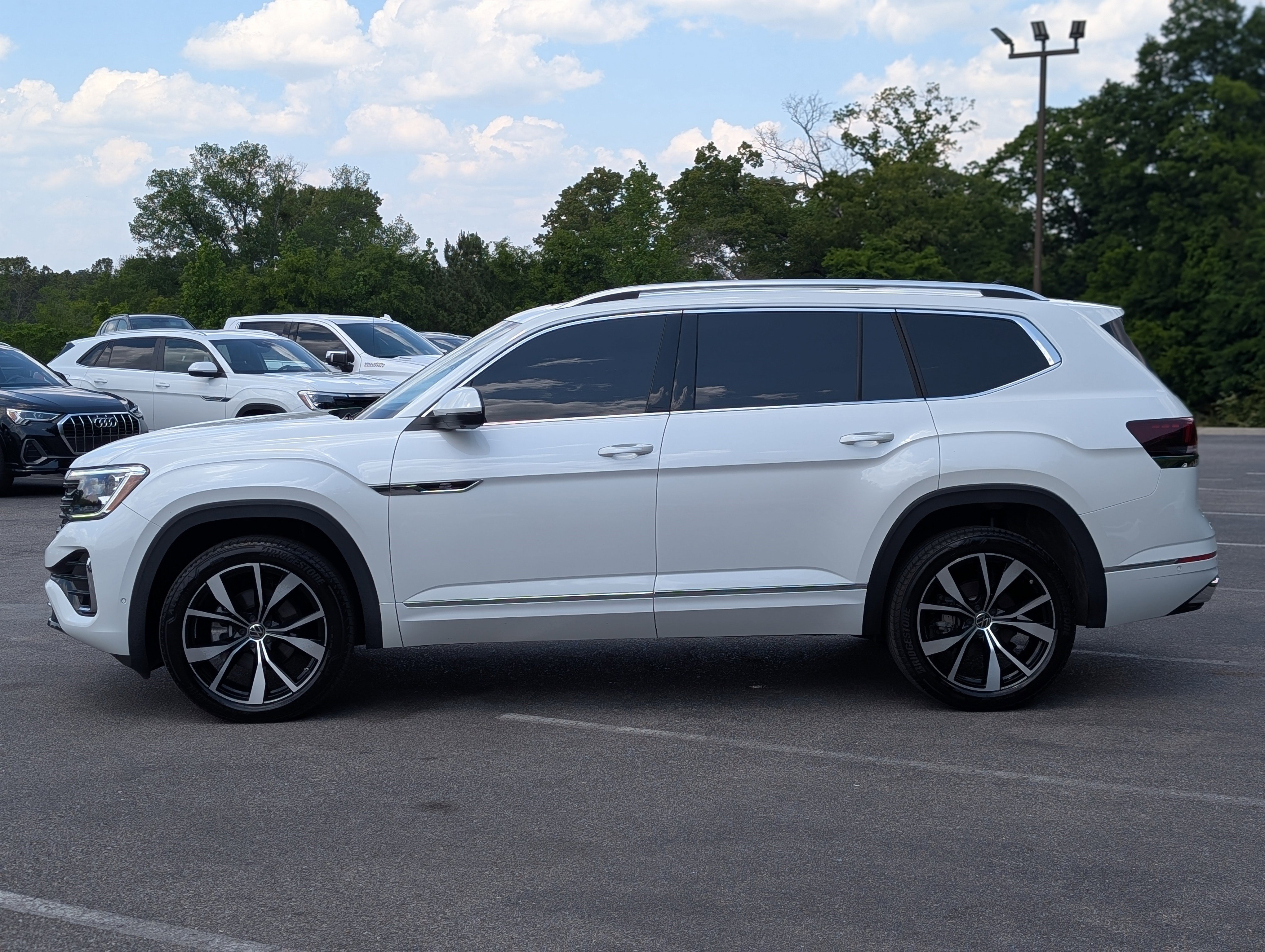 2024 Volkswagen Atlas SEL Premium R-Line