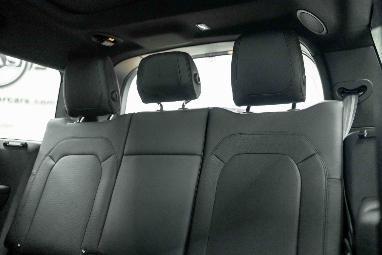 2023 Land Rover Defender 130 SE