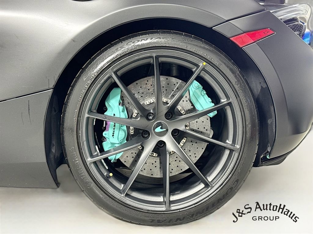 Used 2020 McLaren 720S Performance photo 36