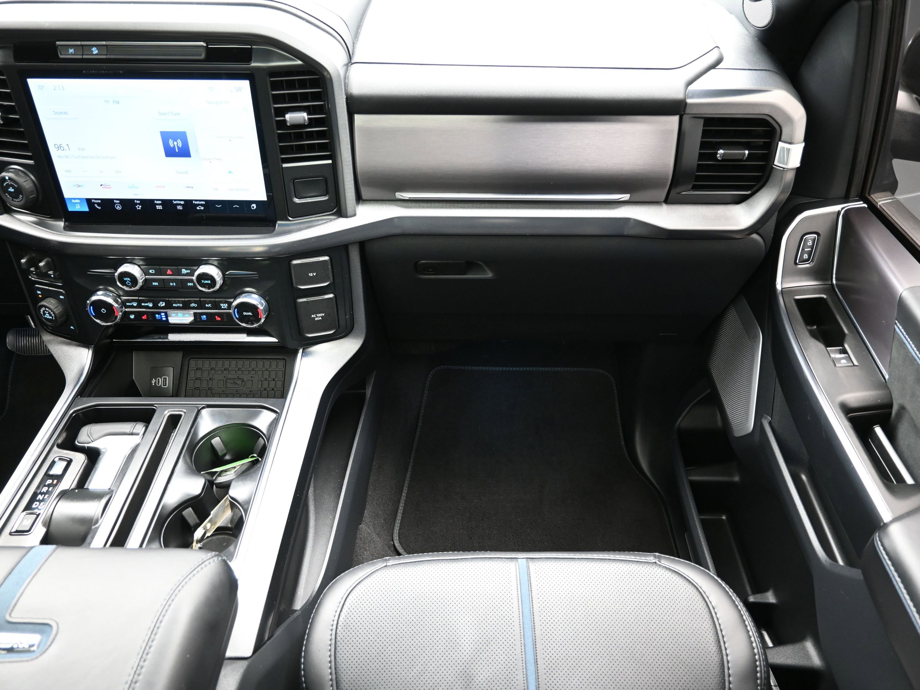 2025 Ford F150 Platinum