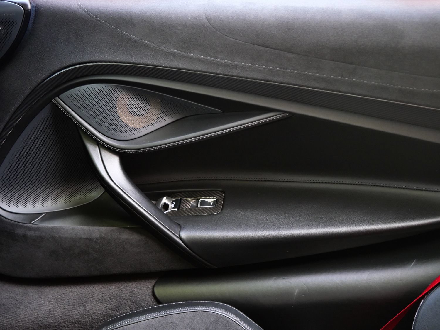 Used 2019 McLaren 720S Performance photo 27