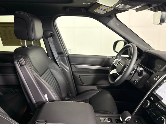 2025 Land Rover Discovery Dynamic SE