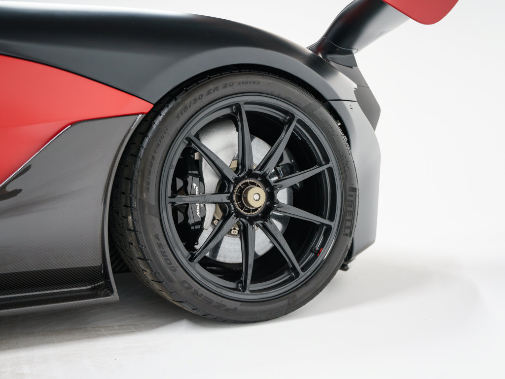 Used 2015 McLaren P1 photo 30