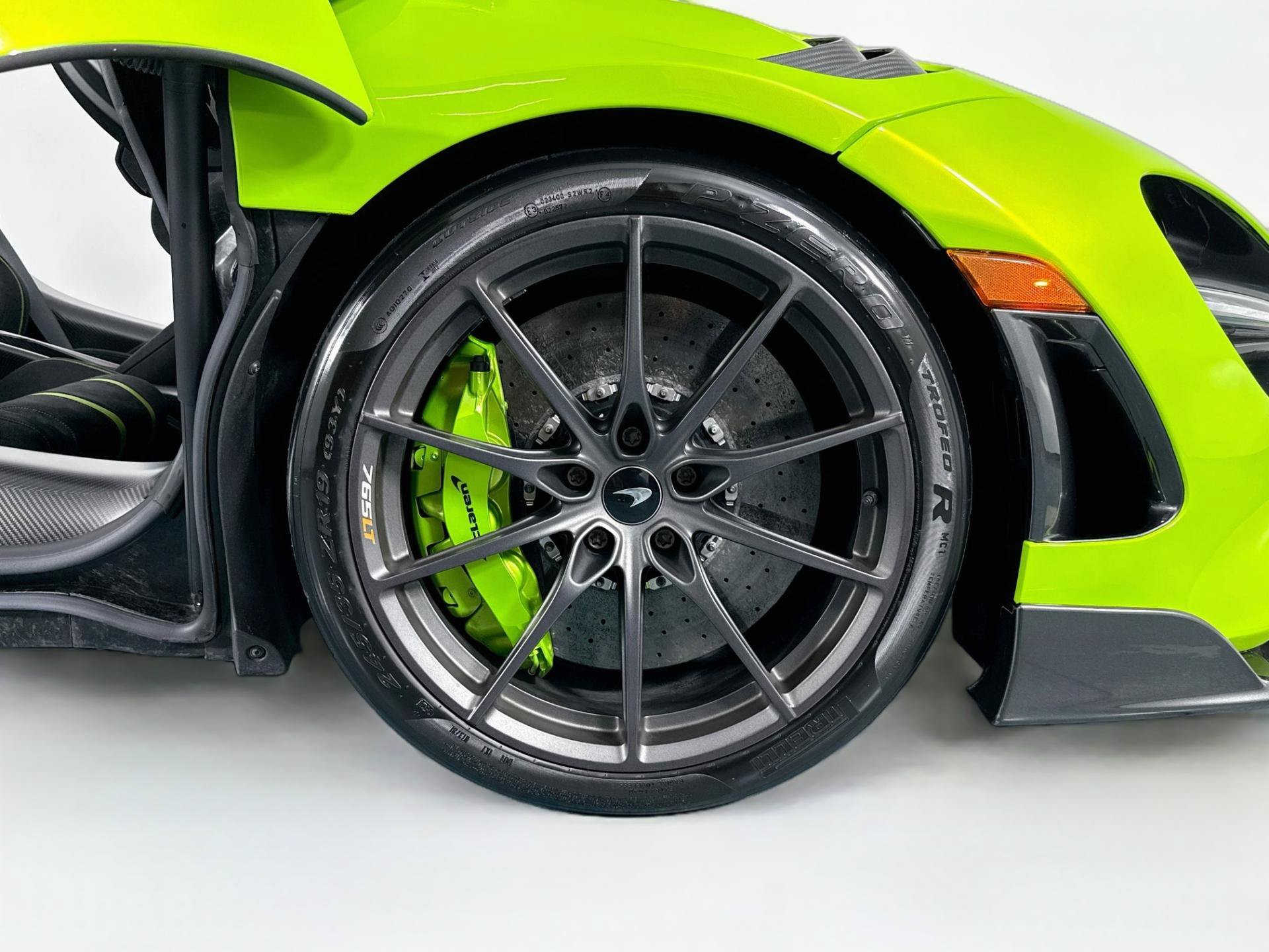 Used 2022 McLaren 765LT photo 74