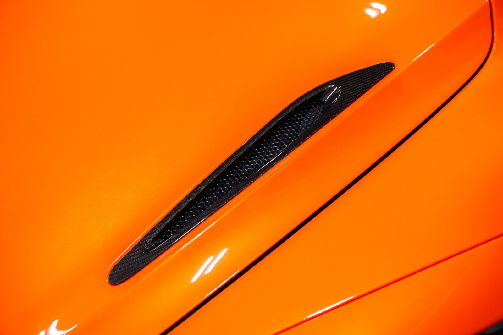 Used 2019 McLaren 720S Performance photo 28