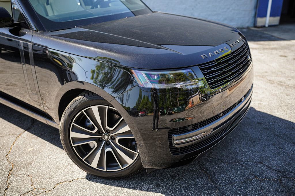 2025 Land Rover Range Rover SE