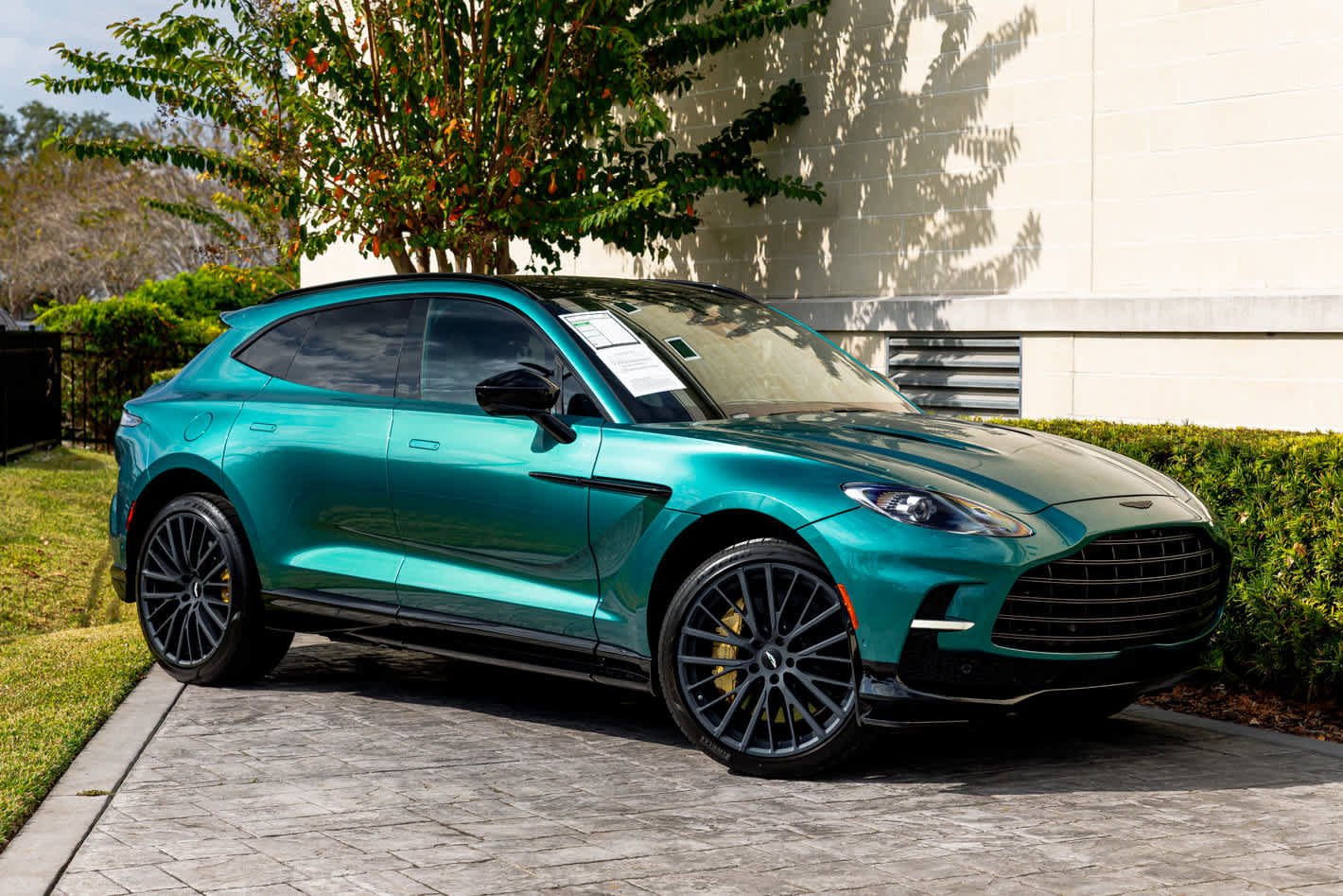 2023 Aston Martin DBX 707
