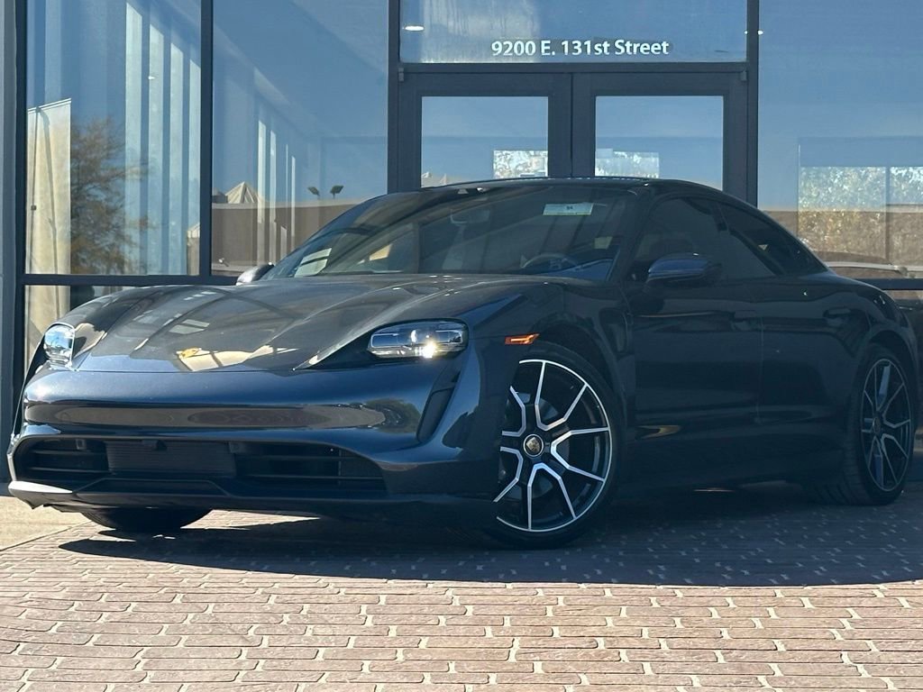 2022 Porsche Taycan Base