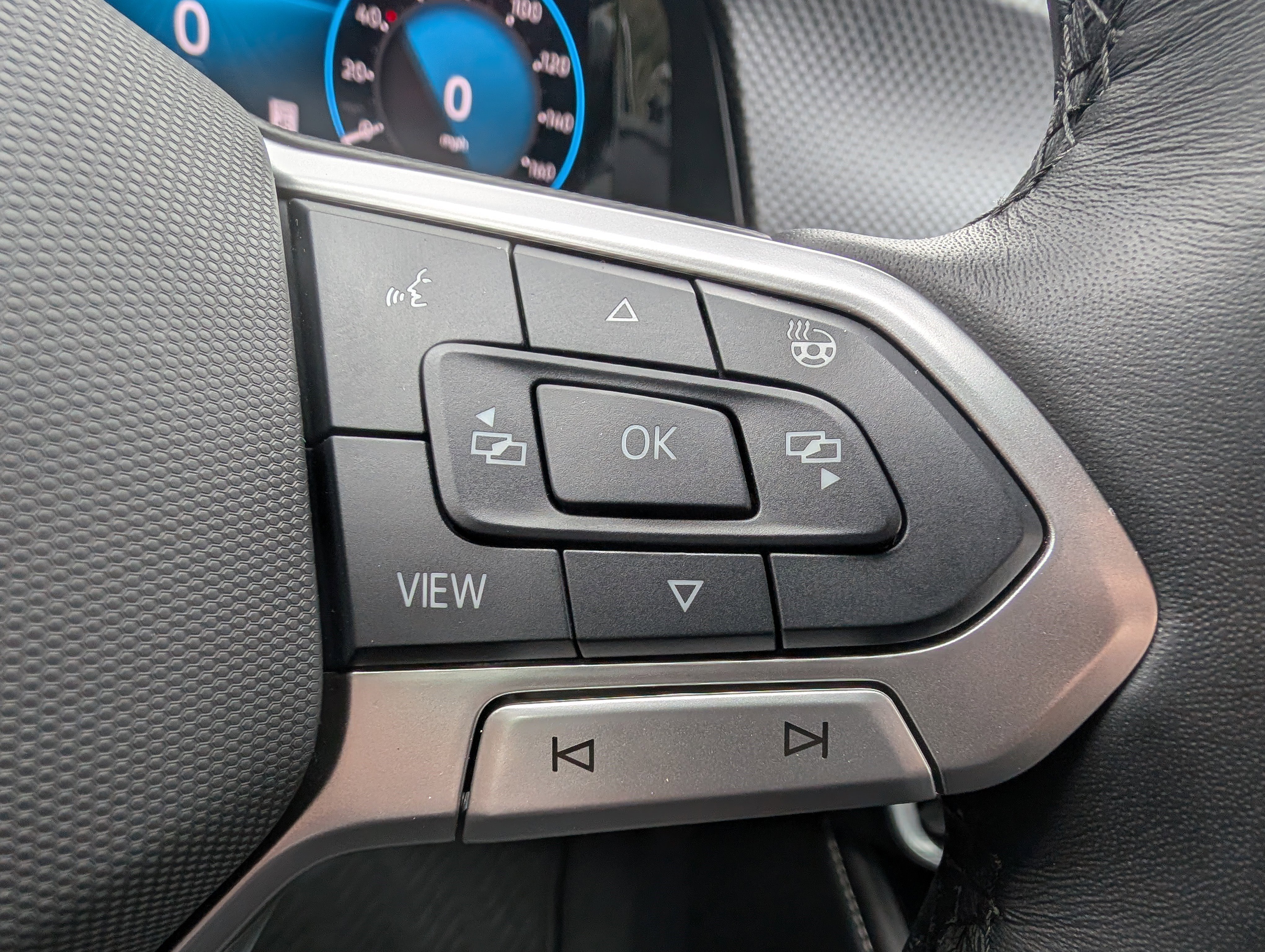 2025 Volkswagen Atlas Cross Sport SEL Premium R-Line