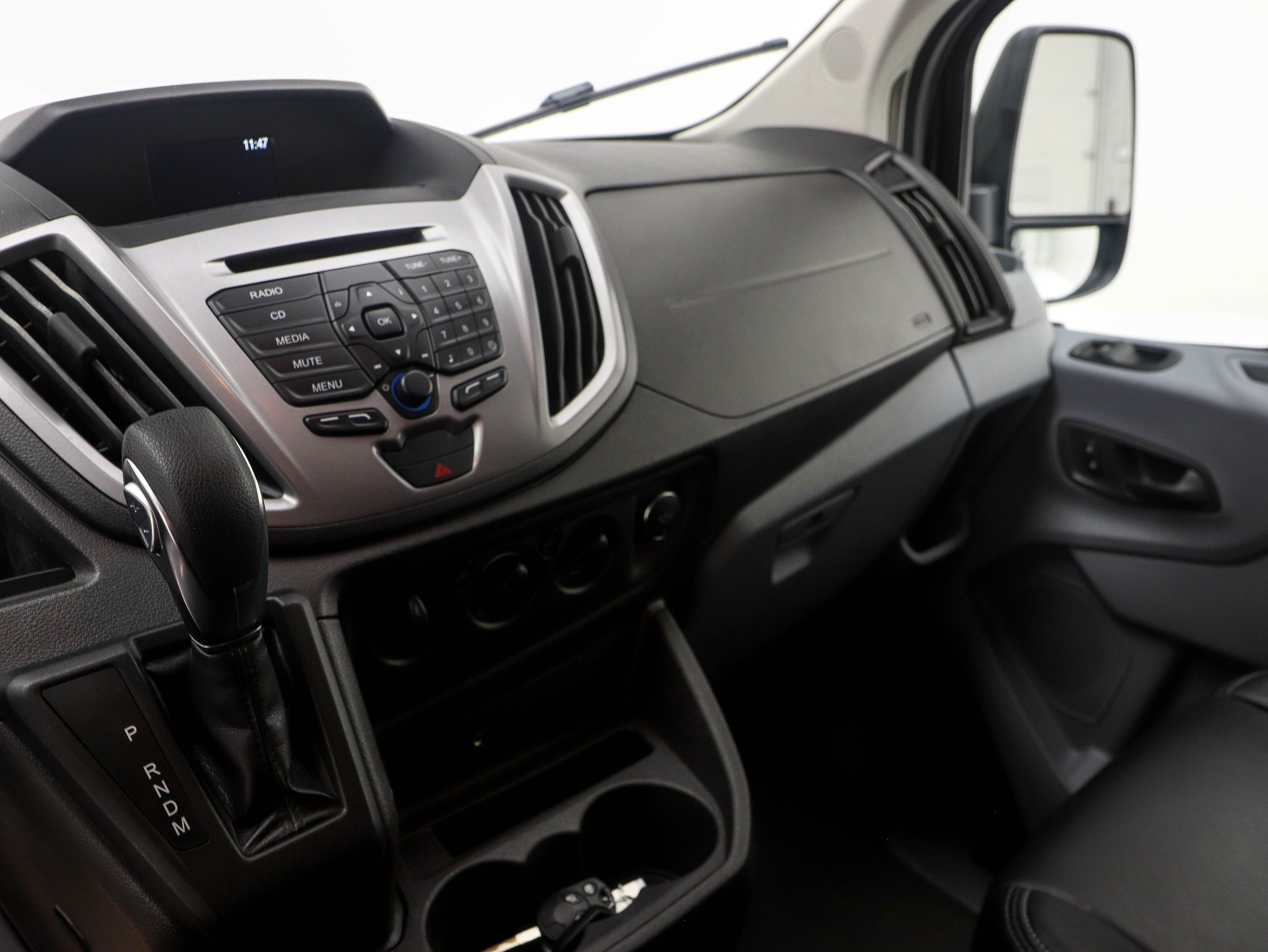 2019 Ford Transit Passenger Van XLT - Photo 14