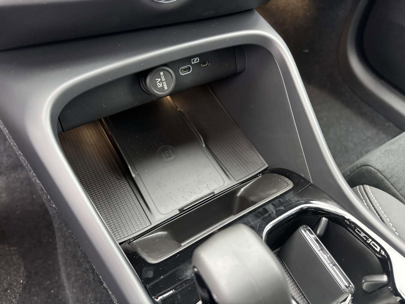 2026 Volvo Xc40 B5 Ultra