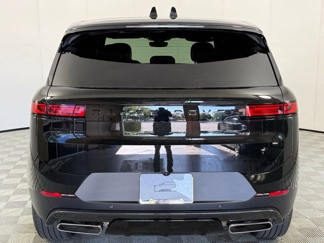 2026 Land Rover Range Rover Sport SE
