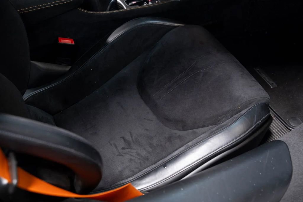 Used 2020 McLaren 600LT Spider photo 32