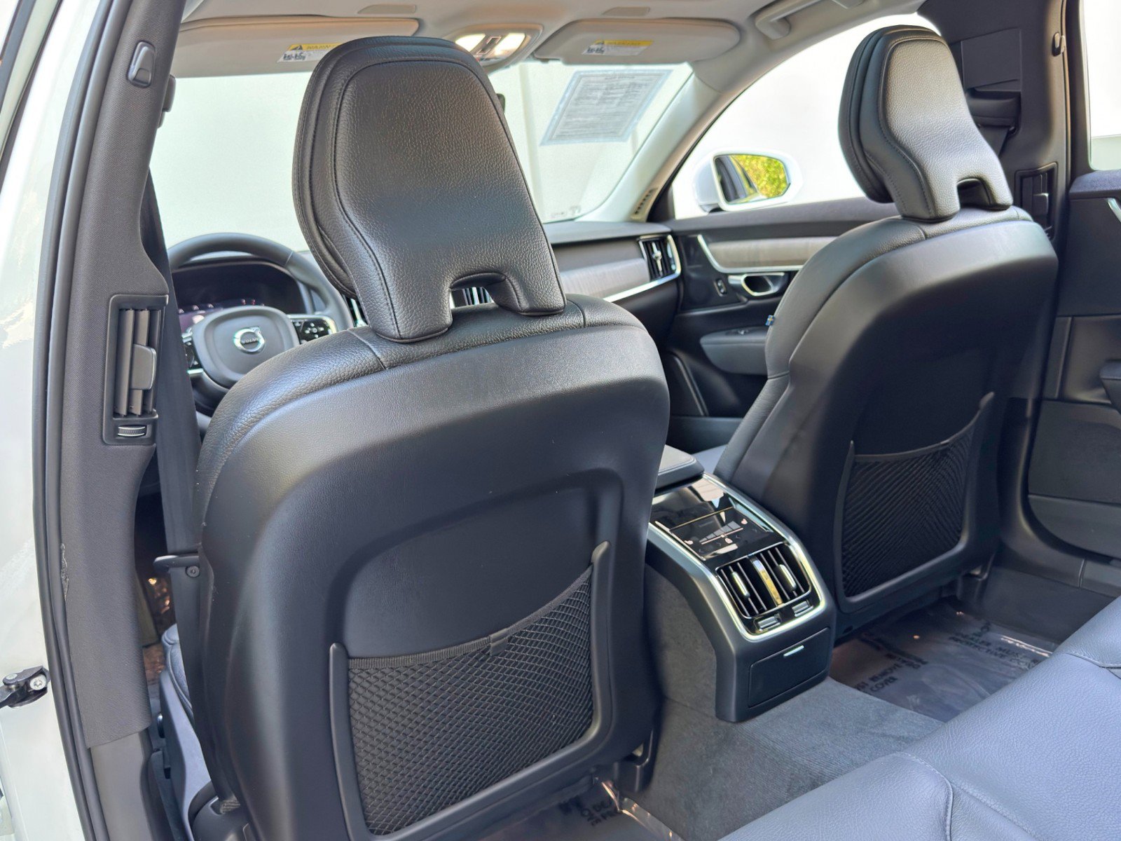 2023 Volvo S90 B6 Plus