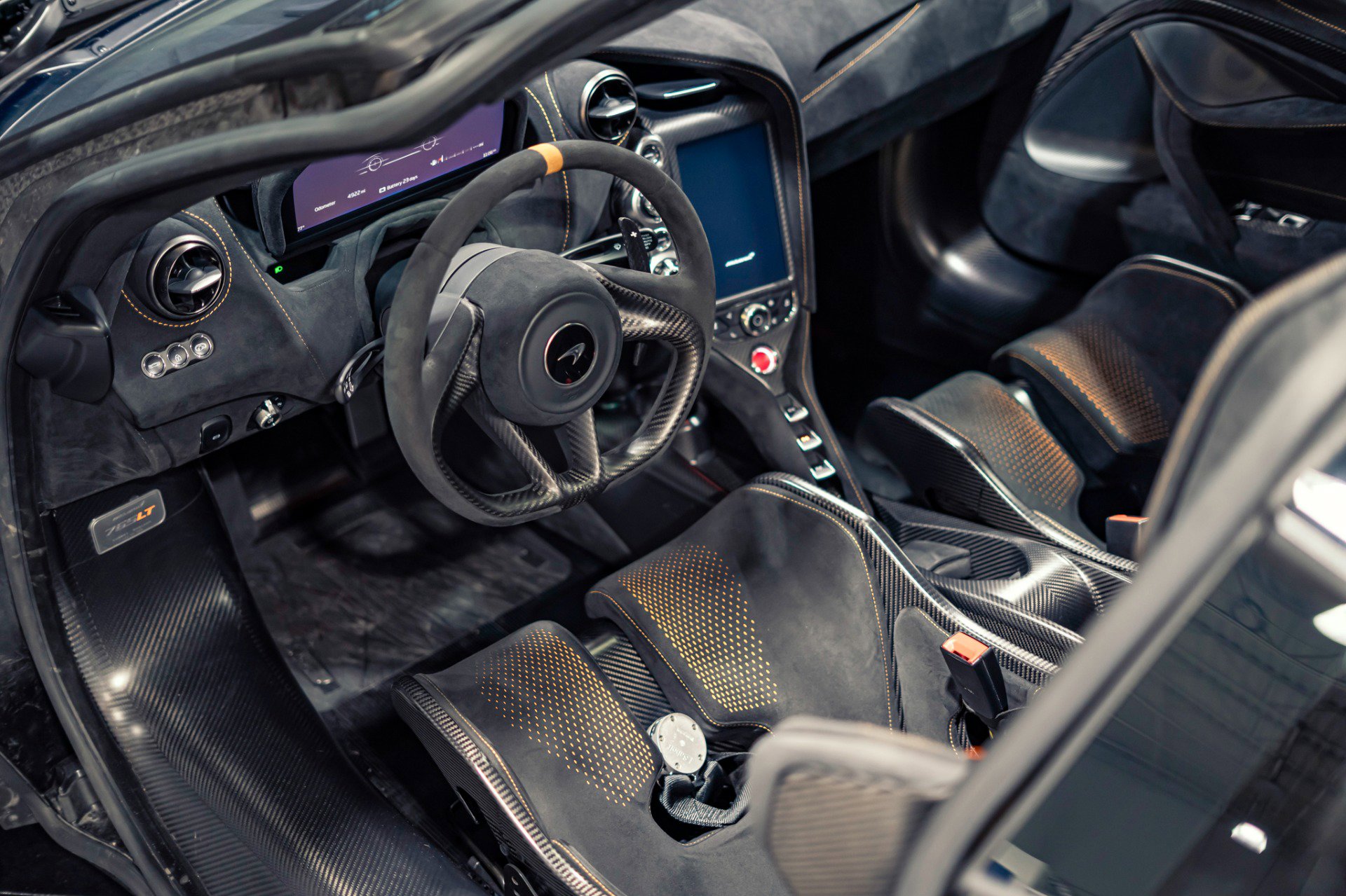 Used 2021 McLaren 765LT photo 12