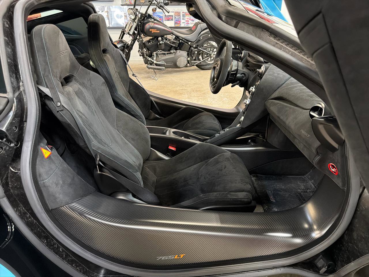 Used 2021 McLaren 765LT photo 43