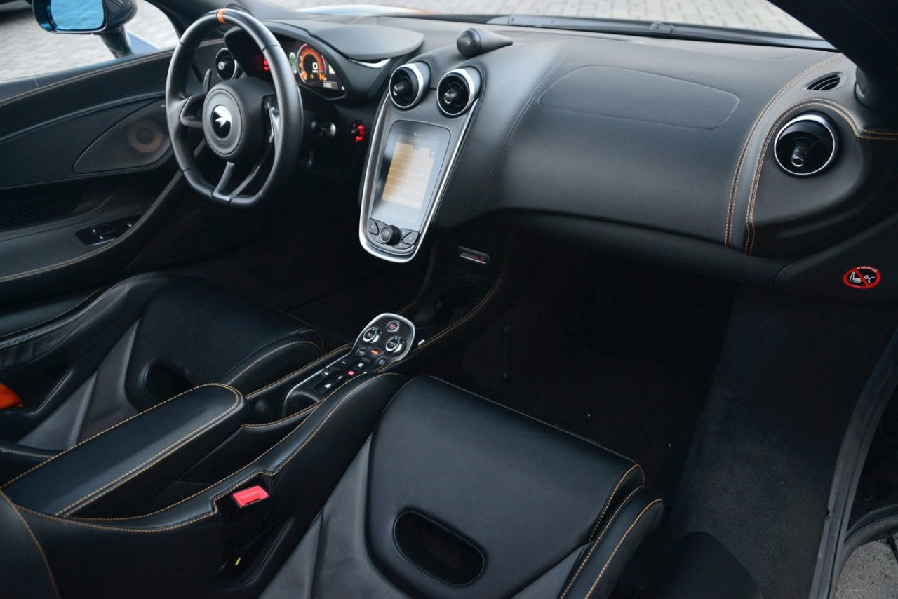 Used 2020 McLaren 600LT Spider photo 10