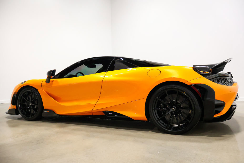 Used 2022 McLaren 765LT photo 25