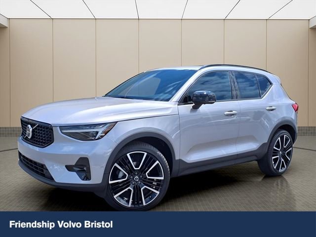 New 2026 Volvo XC40 B4 Plus w/ Protection Package Premier