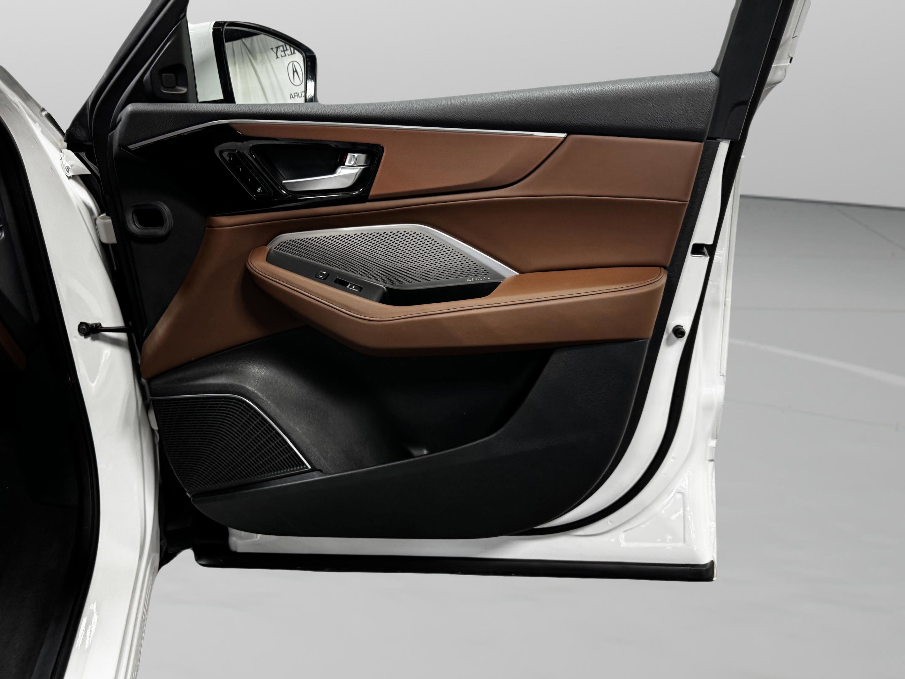 2023 Acura MDX FWD w/ Technology Package