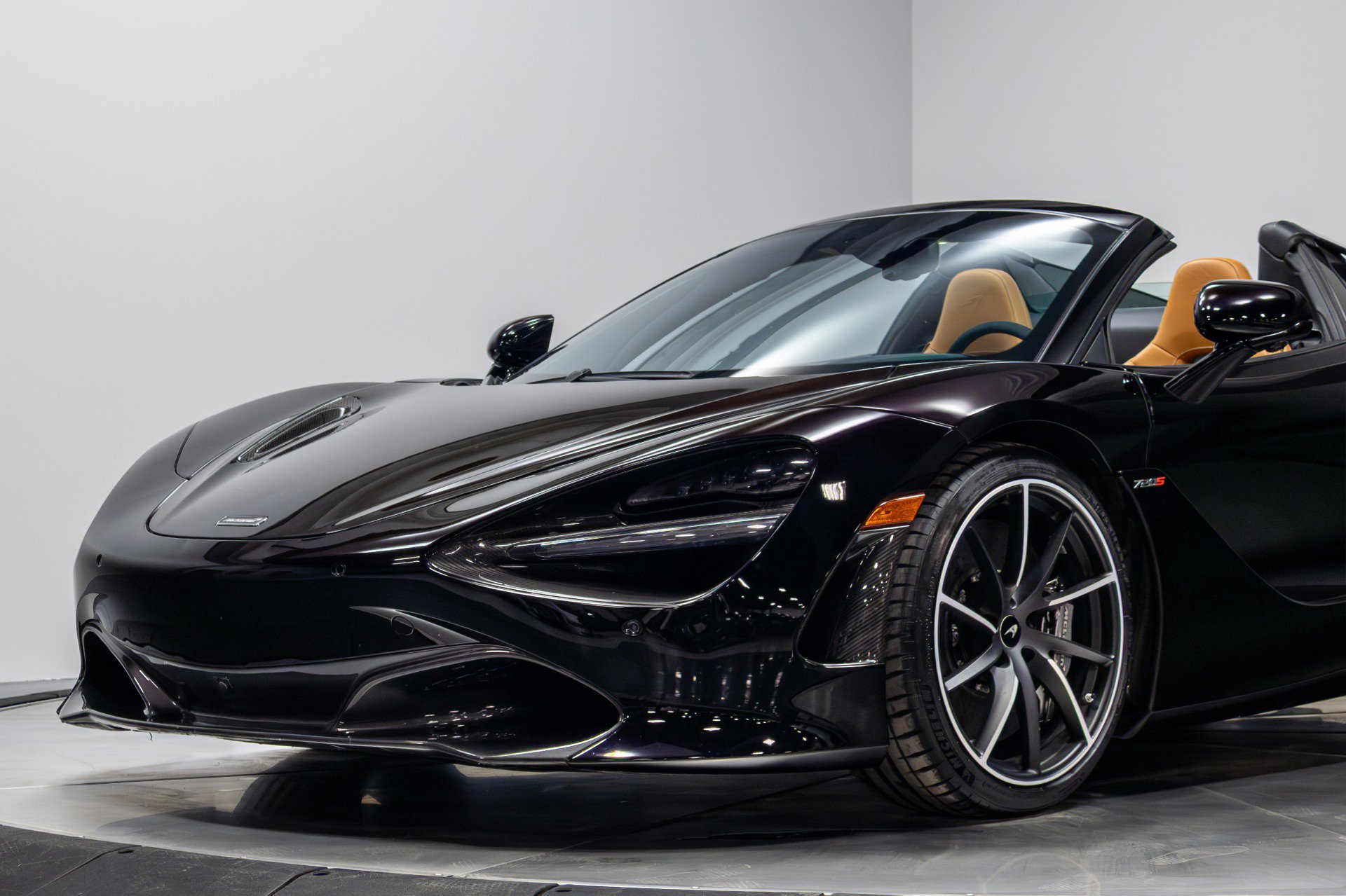 Used 2019 McLaren 720S Luxury photo 6