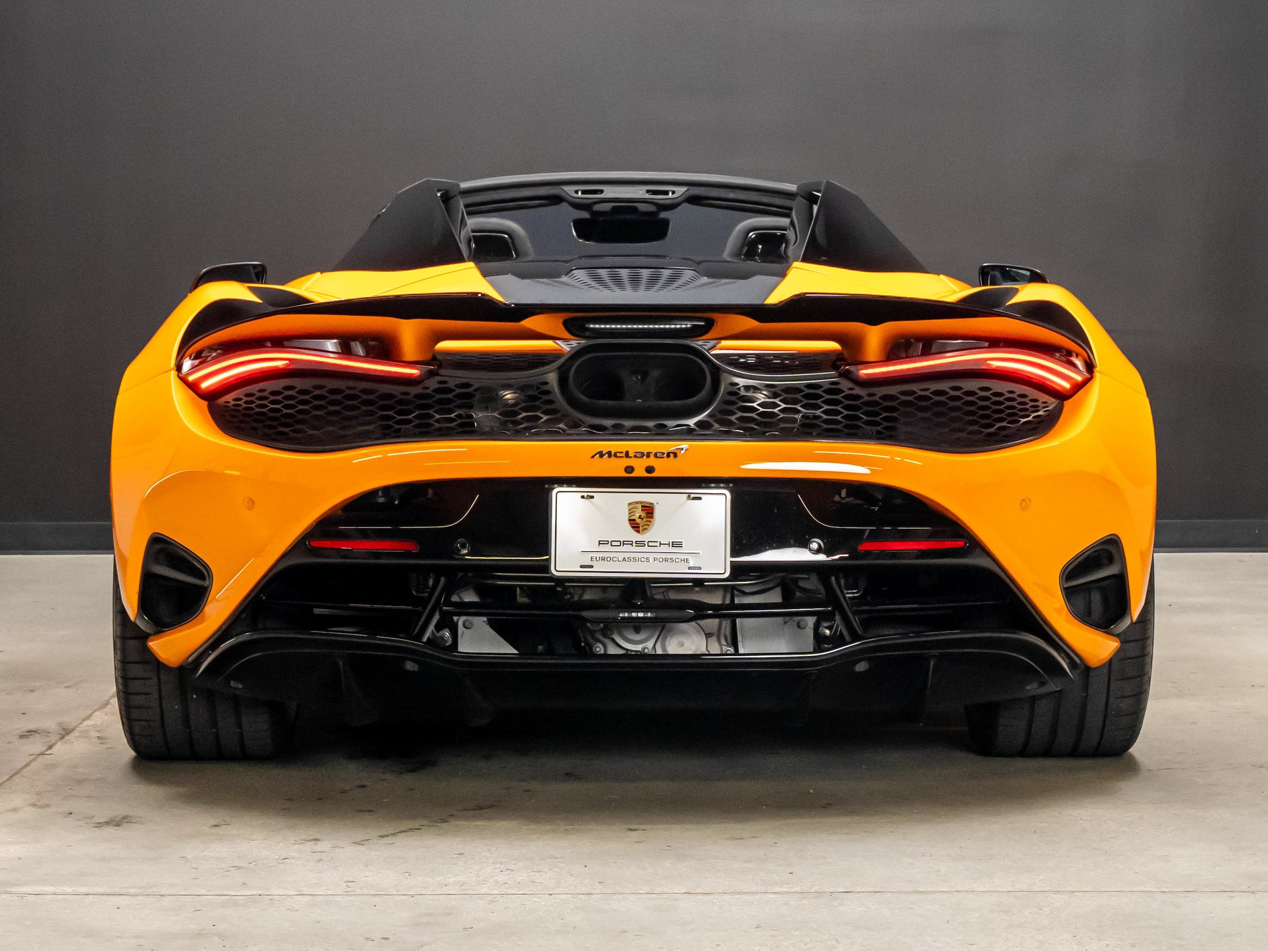 Used 2025 McLaren 750S Spider photo 6