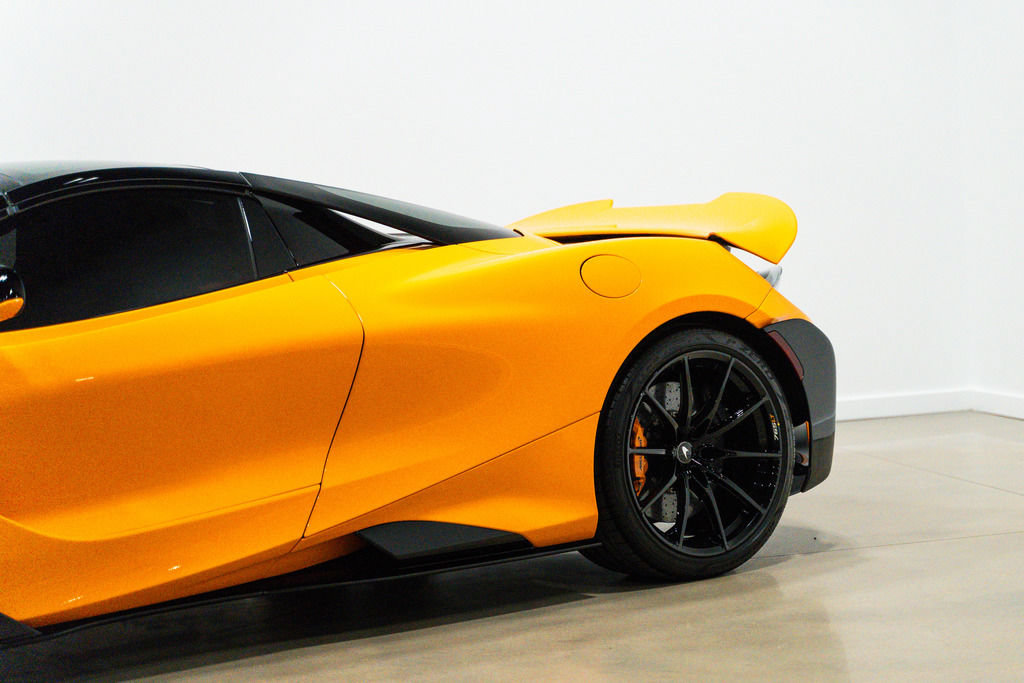 Used 2022 McLaren 765LT photo 3