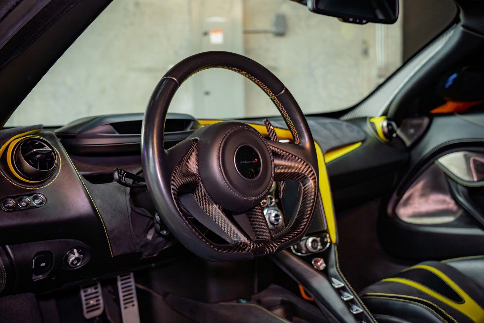 Used 2018 McLaren 720S Performance photo 15