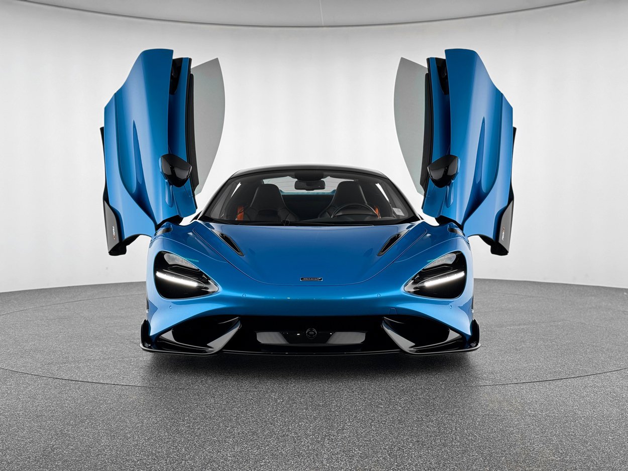 Used 2022 McLaren 765LT photo 10