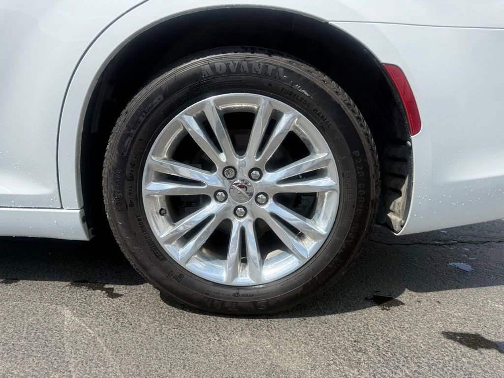 2020 Chrysler 300 Touring L