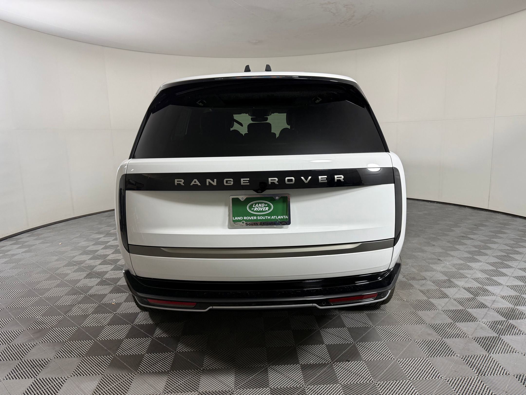 2026 Land Rover Range Rover Long Wheelbase SE