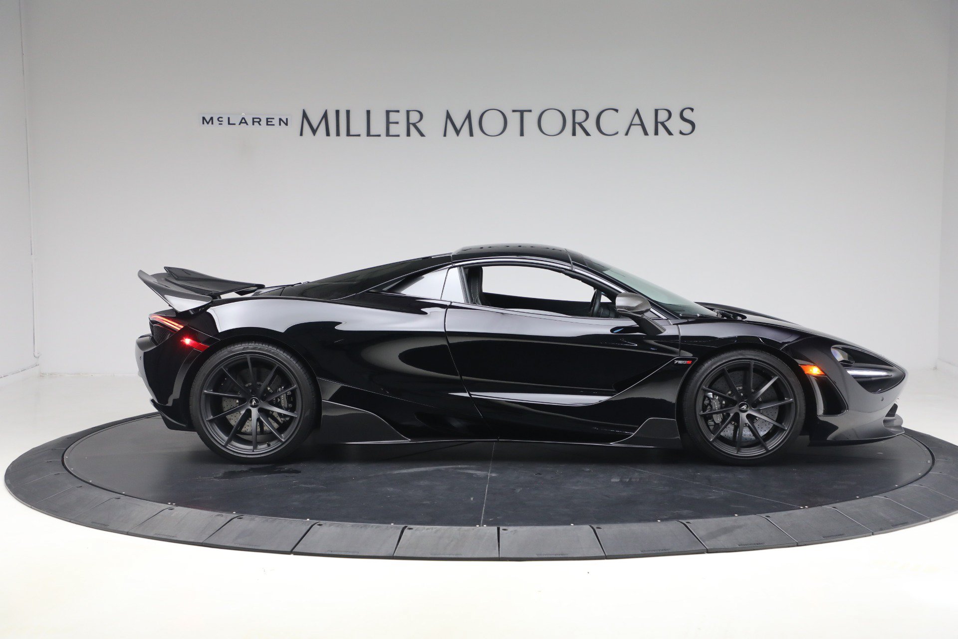 Used 2020 McLaren 720S Performance photo 21