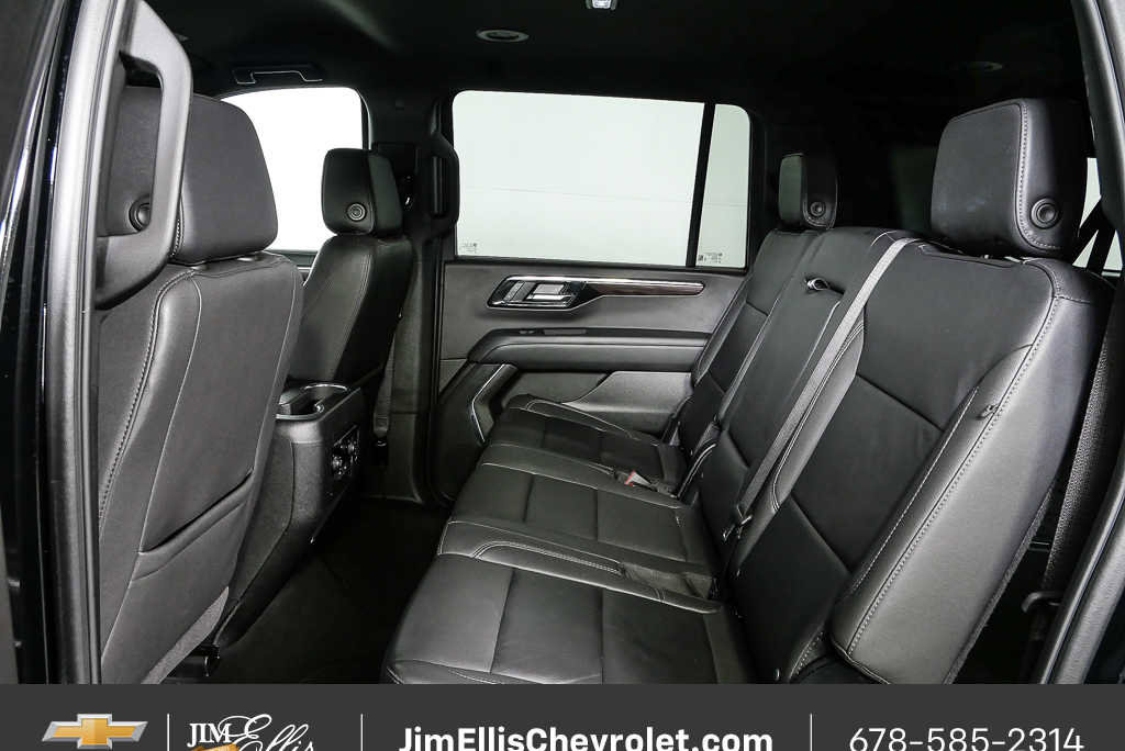 2025 Chevrolet Suburban LT