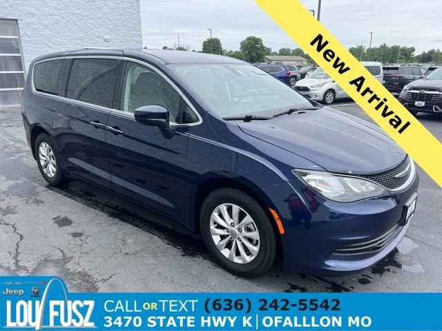 Used 2017 Chrysler Pacifica Touring w/ Tire & Wheel Group