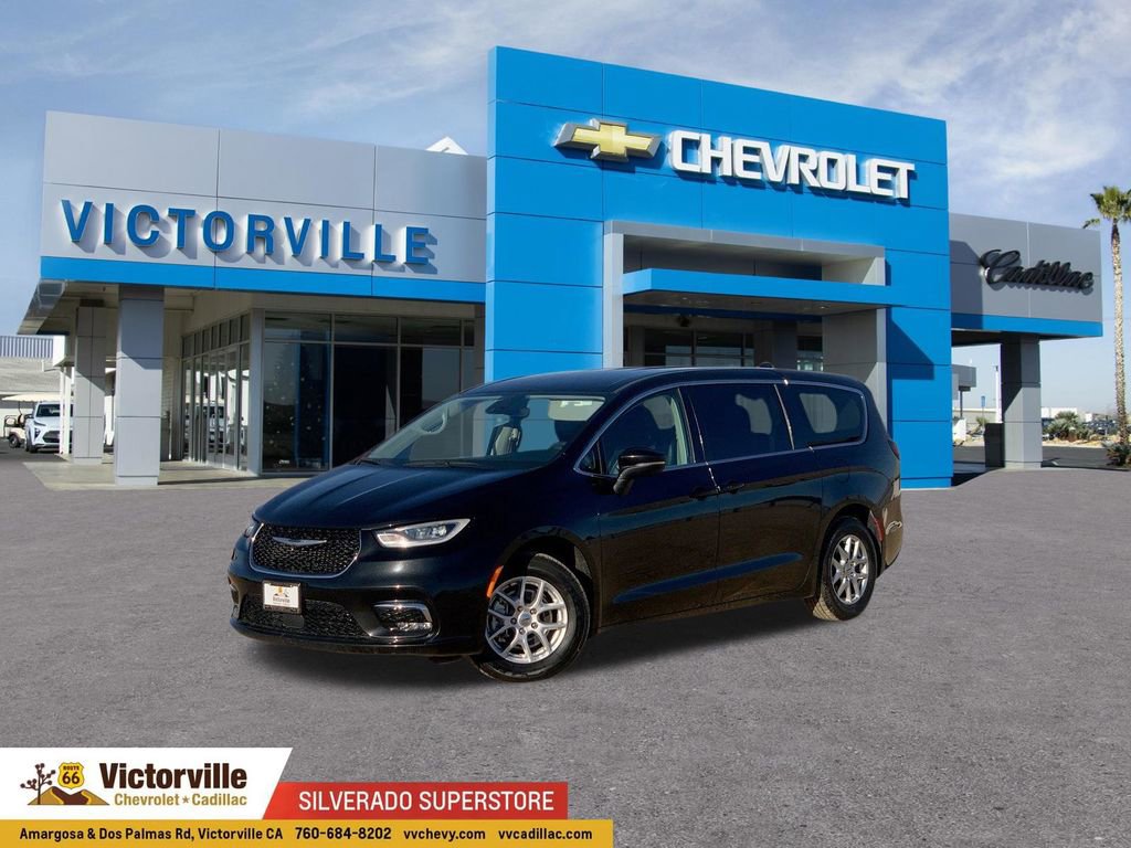 Used 2023 Chrysler Pacifica Touring-L